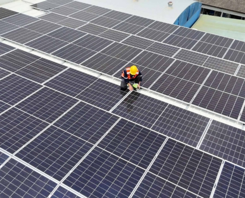 How Commercial Solar Equipment Choices Affect System Reliability